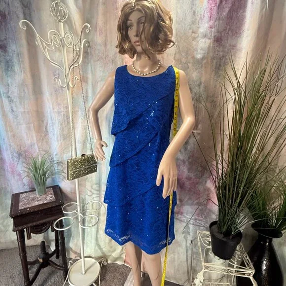 📌Ronni Nicole Lace Unique Layered Evening Dress Perfect For Any Formal Occasion - Picture 6 of 16